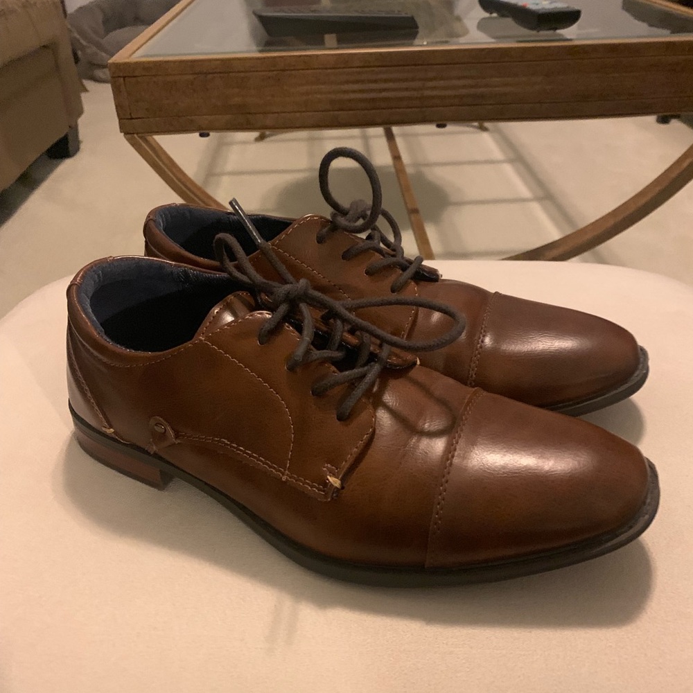Lightly used American Eagle Boys' Hats Toe Oxford